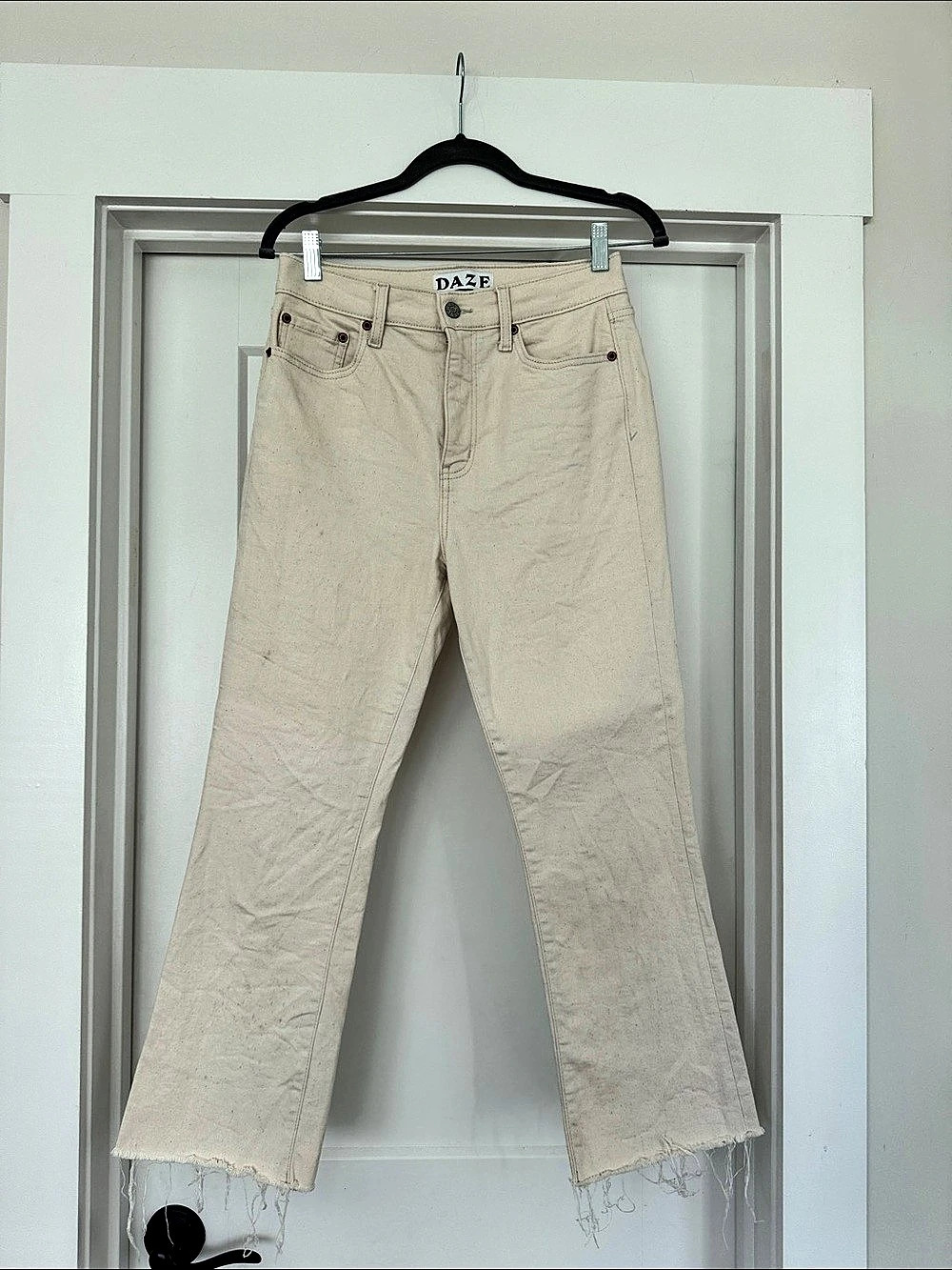 DAZE Just Right Flare Jeans in Cream Waist 28